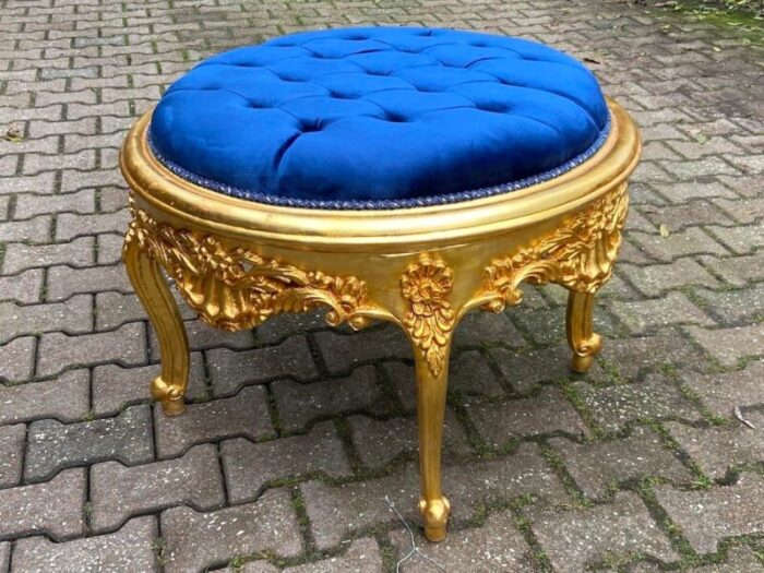 1990s italian baroque rococo gilded beech bed bench ottoman with royal blue tufted velvet 2794