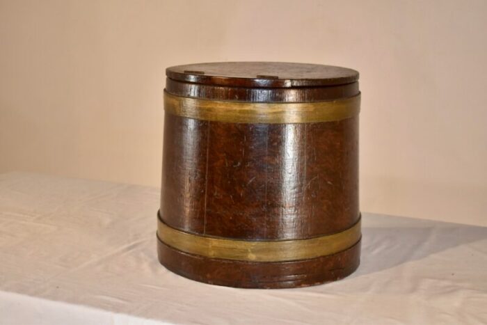 19th century american grain painted lidded box 4923