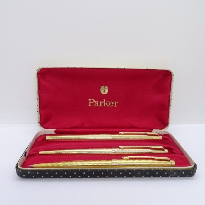 75 custom insignia writing set with case in 14k gold plated from parker 1980s set of 3 3563