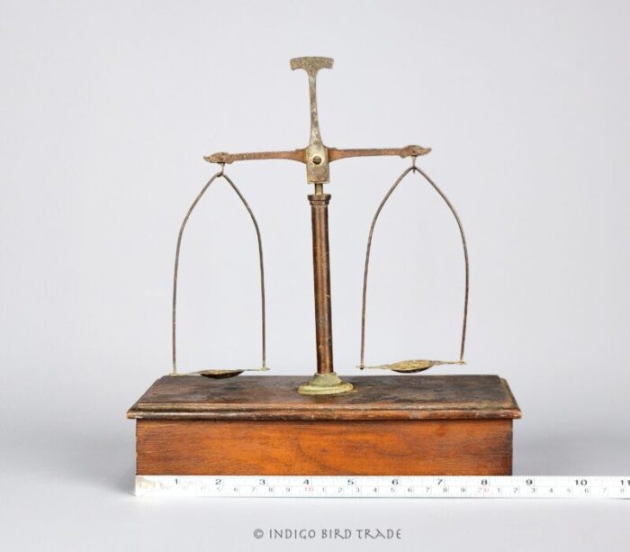 antique 1880 gold or apothecary balance scale with original weights pennyweight set 6115