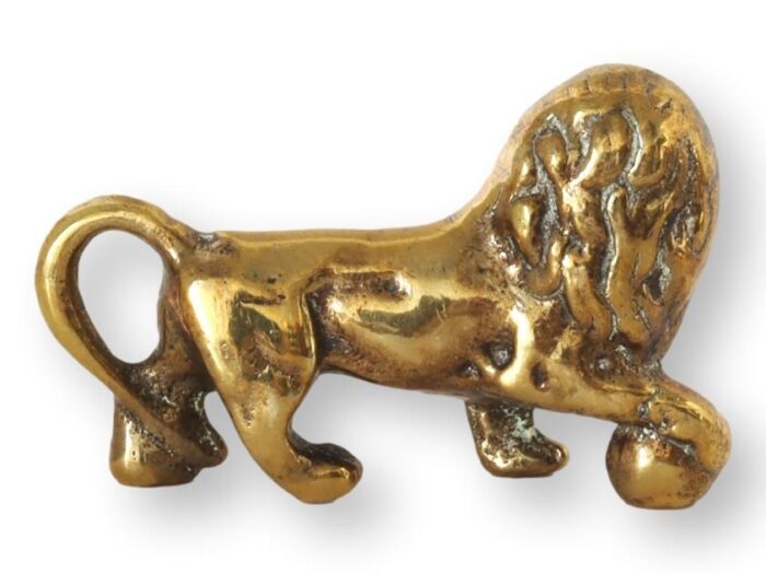 antique english lion paperweight 3798 scaled