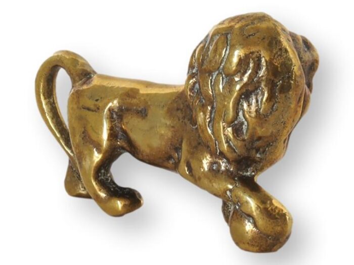 antique english lion paperweight 9729