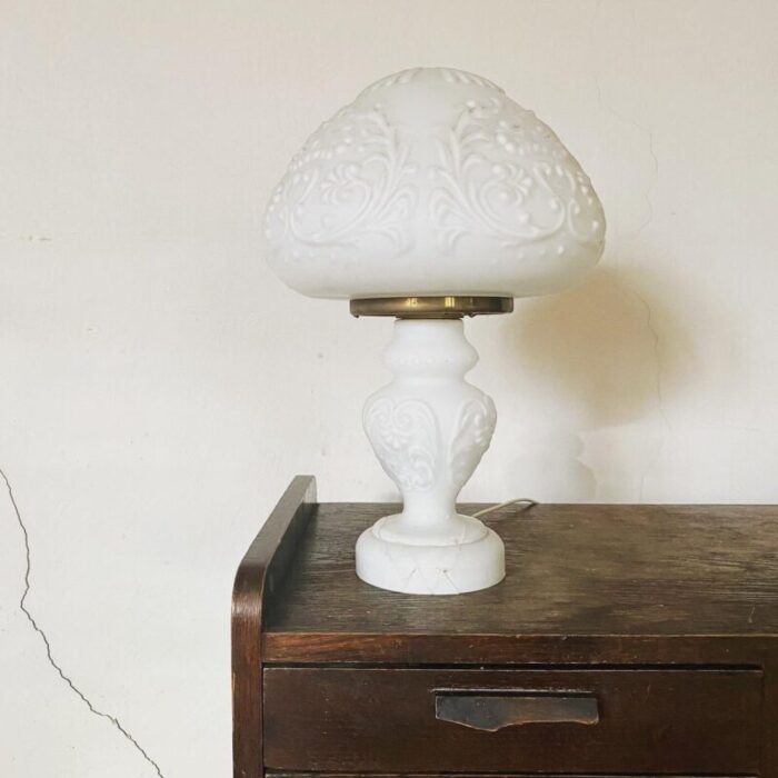 art nouveau style milk glass table lamp 1