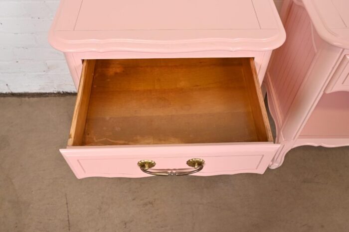 henredon style french provincial louis xv pink lacquered nightstands newly refinished 1565