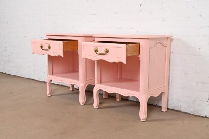 henredon style french provincial louis xv pink lacquered nightstands newly refinished 8244