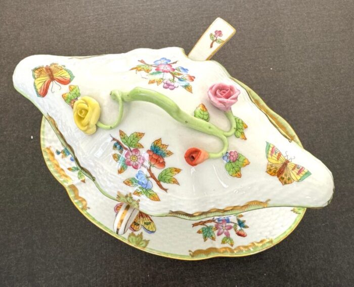 herend queen victoria gravy boat with cover and spoon 1410