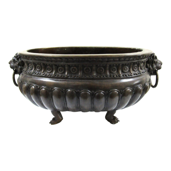 imposing oval lion jardiniere planter in embossed copper and bronze 19th century 2329