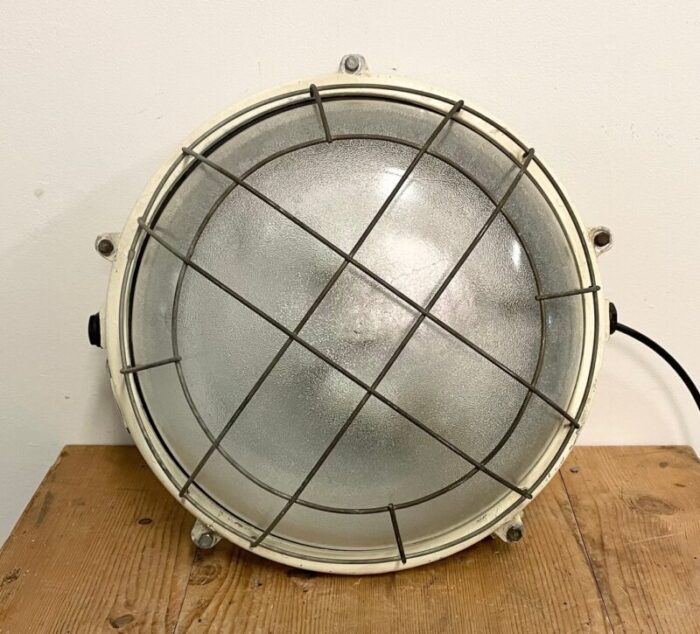 industrial cast aluminium wall or ceiling lamp from elektrosvit 1970s 3