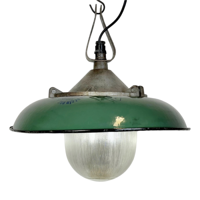 industrial green enamel factory pendant lamp in cast iron 1960s 0111