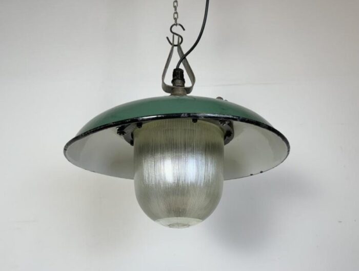 industrial green enamel factory pendant lamp in cast iron 1960s 3374