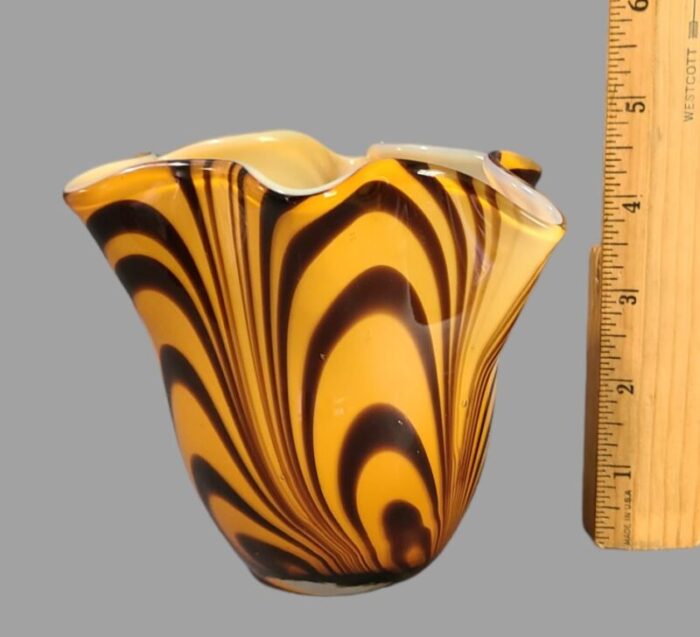 late 20th century attributed murano italian art glass handkerchief amber swirl vase 8851