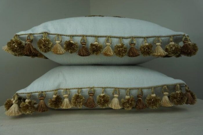 metallic and chenille floral appliqued linen pillows by melissa levinson 6328