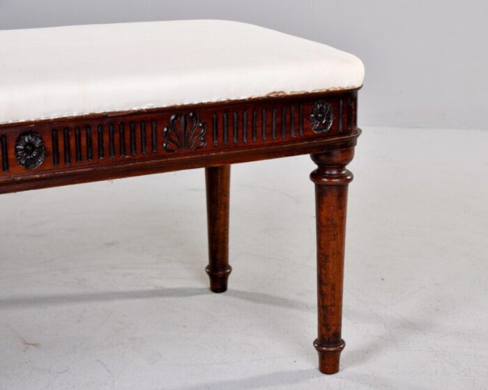 mid 19th century english upholstered mahogany window seat with reeded detail 2090