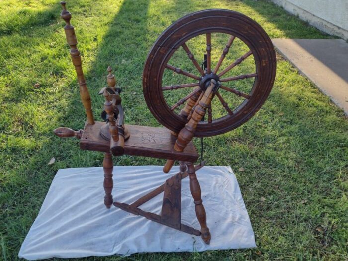 primitive saxony woden spinning wheel 19th century 8802