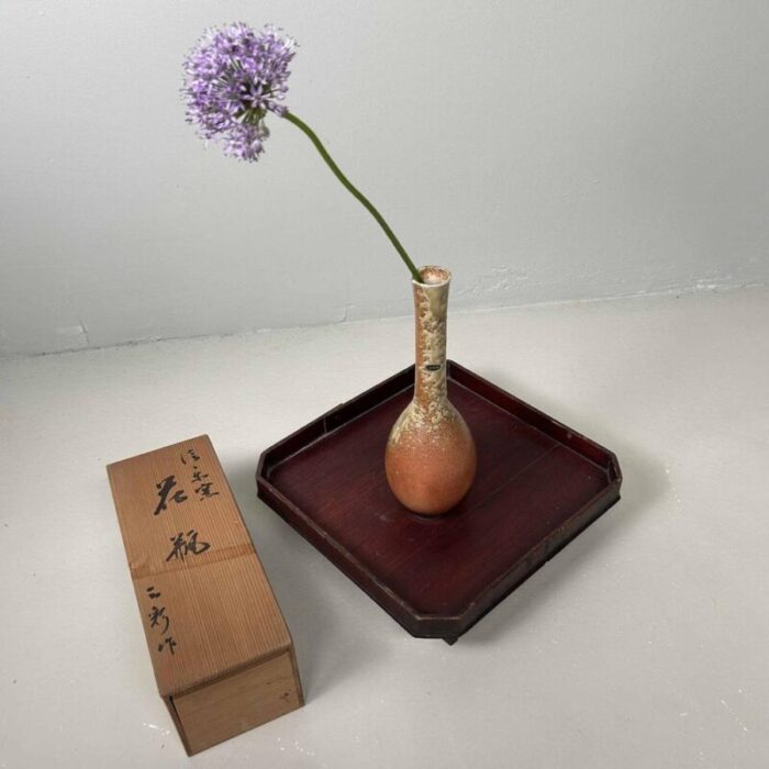 shigaraki flower vase 1960s 4807