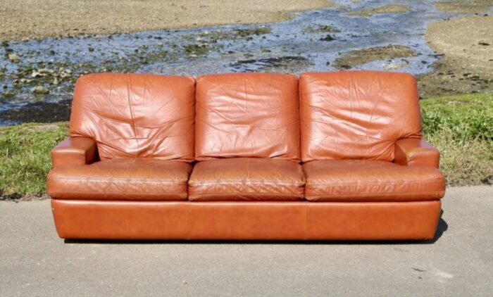 space age sofa in tan leather 1970 0142