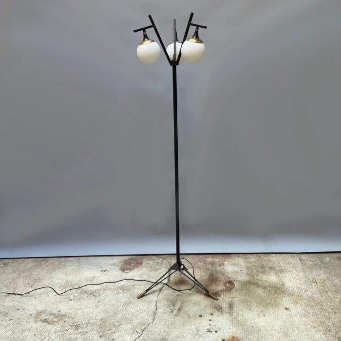 three spheres floor lamp 1