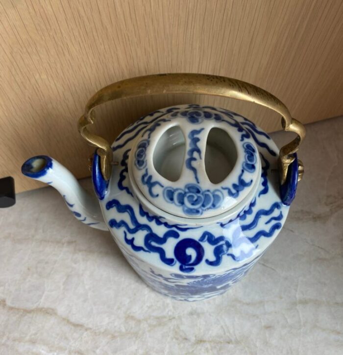 vintage hand painted blue and white asian teapot brass handle 6997