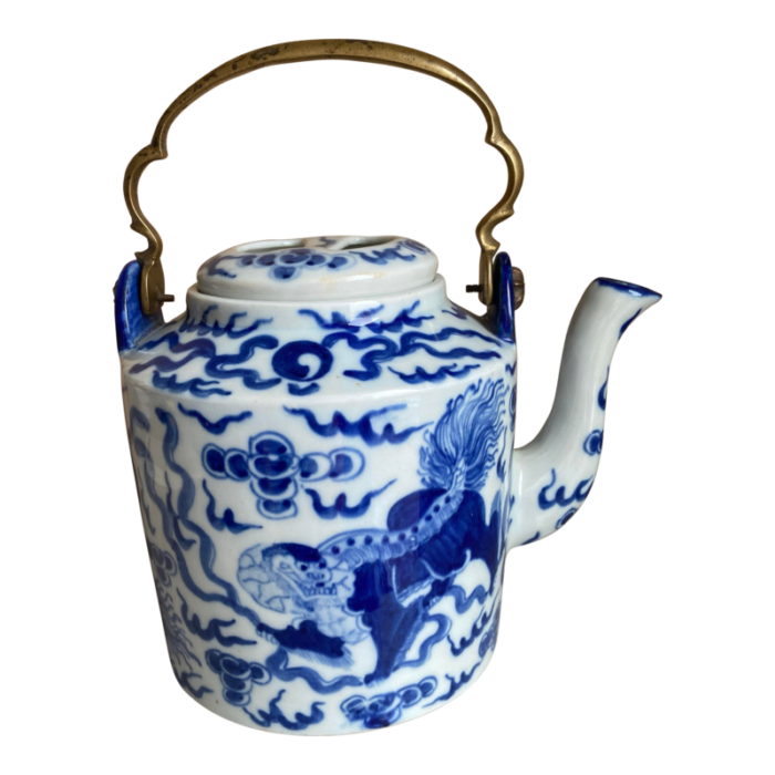 vintage hand painted blue and white asian teapot brass handle 8785