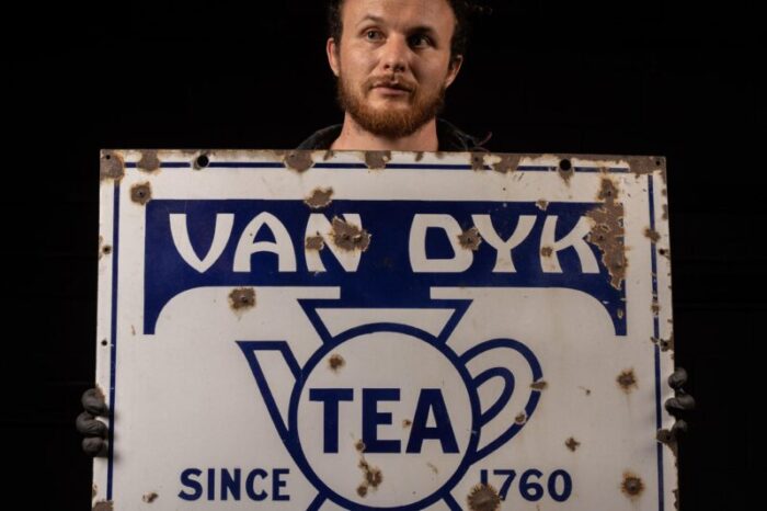 vintage single sided porcelain van dyk tea sign 4025