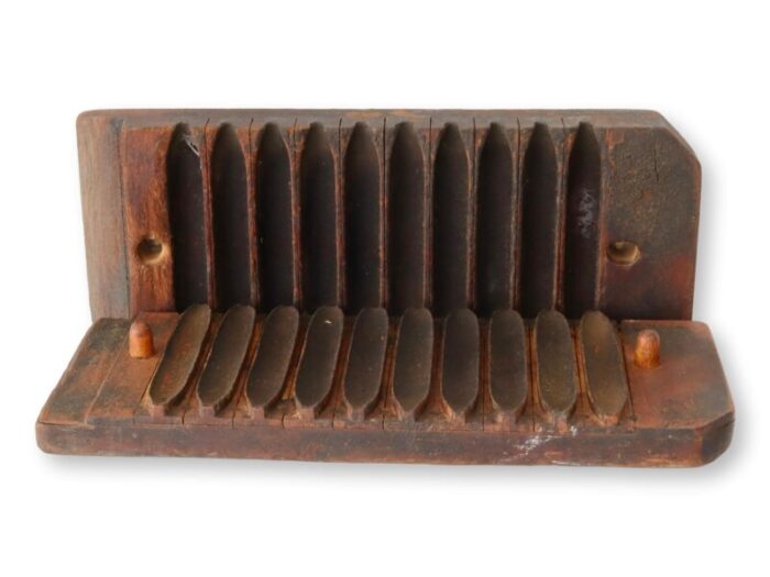 vintage wood cigar mold 7243