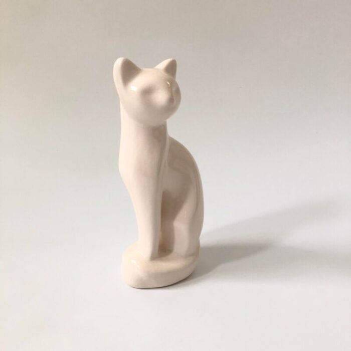 white ceramic cat 8277