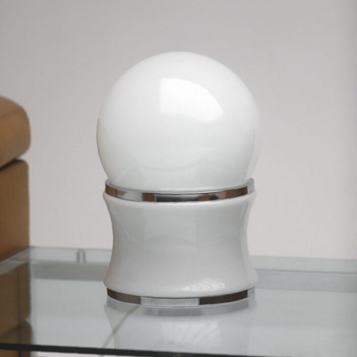 white table lamp 1